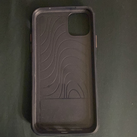 iPhone case - Picture 2 of 3